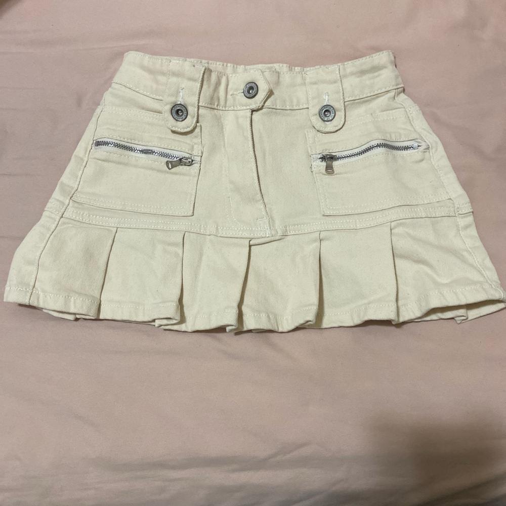 Cream Pleated Mini Cargo Skirt with Pockets